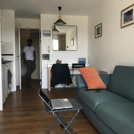 Cosy Avec Terrasse, Piscine Et Wi-fi - Fr-1-504-645 *
